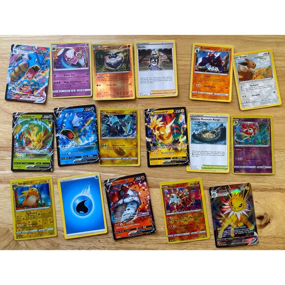 17 Pokémon Cards - Picture 1 of 8
